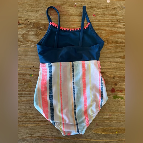 Super Cute XS 4/5 Bathing Suit! 🌊 ☀️ - Picture 3 of 3